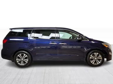 2020 Kia Sedona - image 2