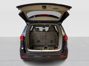 2020 Kia Sedona - image 14