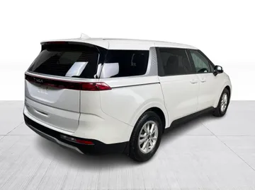 2022 Kia Carnival - image 14