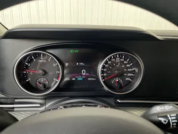 2022 Kia Carnival - image 16