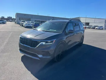 2023 Kia Carnival - image 3