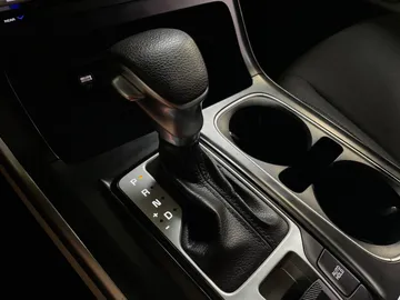 2022 Kia Carnival - image 25