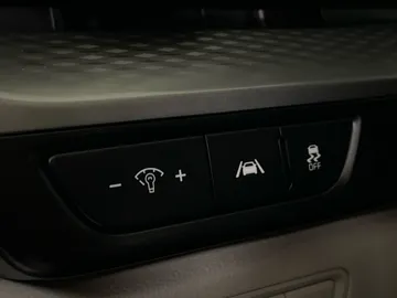 2022 Kia Carnival - image 26