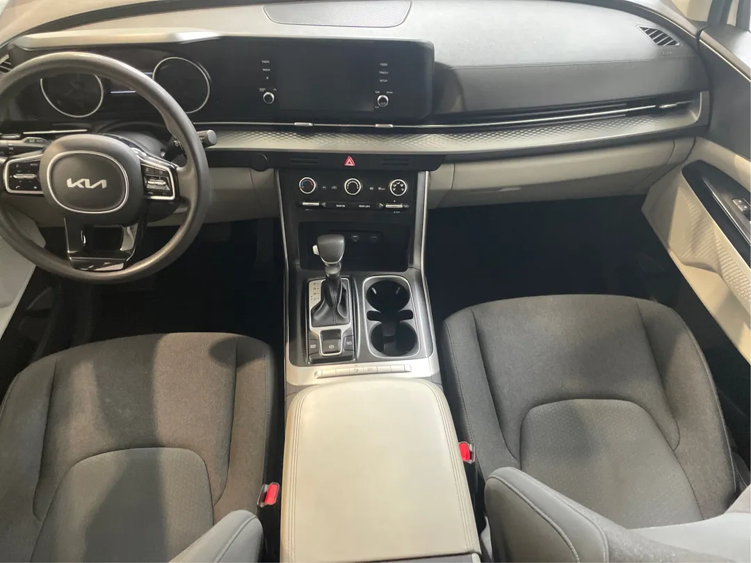 2022 Kia Carnival — photo 4