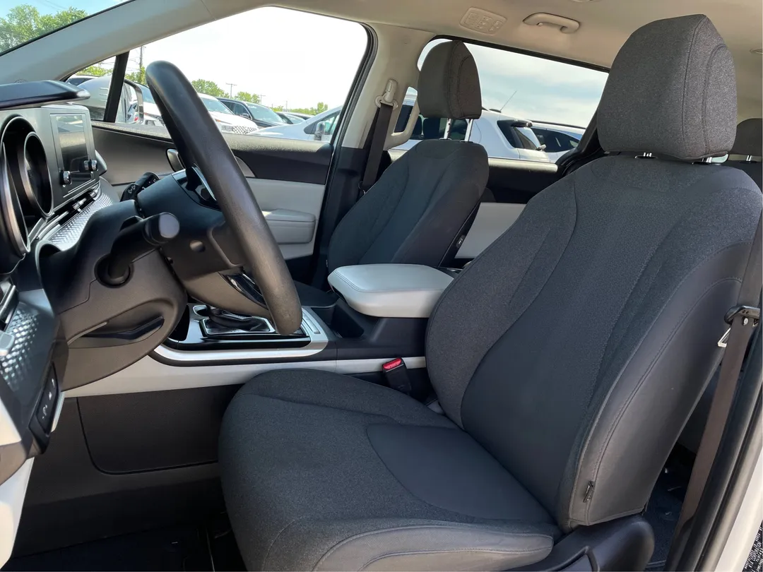 2022 Kia Carnival — photo 3
