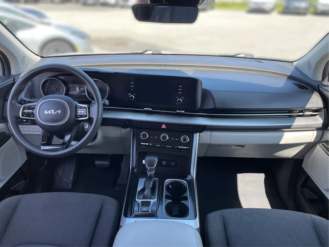 2022 Kia Carnival — photo 4