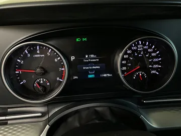 2022 Kia Carnival - image 15