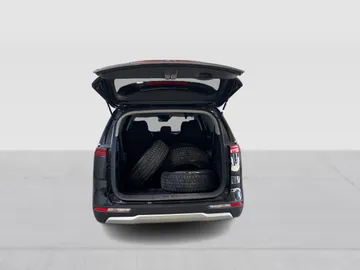 2022 Kia Carnival - image 11