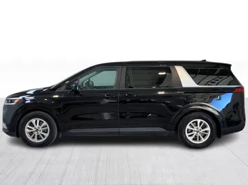2022 Kia Carnival - image 8