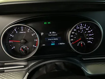 2022 Kia Carnival - image 15