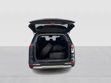 2022 Kia Carnival - image 11