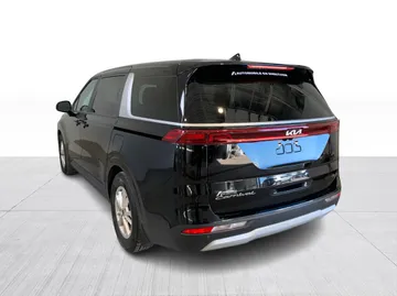 2022 Kia Carnival - image 9