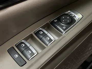 2025 Kia Carnival - image 23