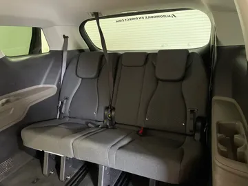 2025 Kia Carnival - image 16