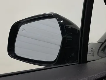 2025 Kia Carnival - image 19