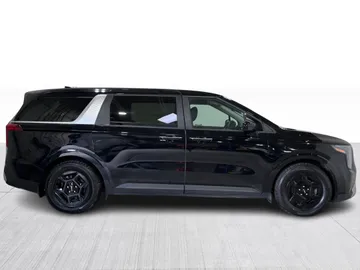2025 Kia Carnival - image 2