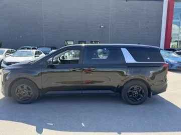 2025 Kia Carnival - image 4