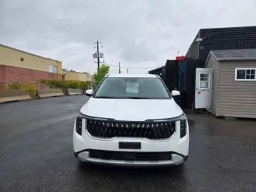 2025 Kia Carnival - image 2