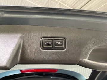2024 Kia Carnival - image 21