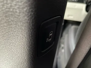 2024 Kia Carnival - image 33