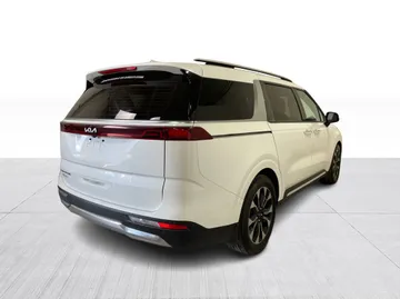 2022 Kia Carnival - image 13