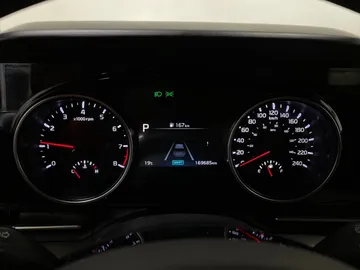 2022 Kia Carnival - image 17