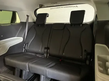 2022 Kia Carnival - image 15