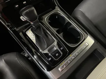 2022 Kia Carnival - image 26