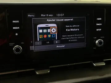 2022 Kia Carnival - image 25