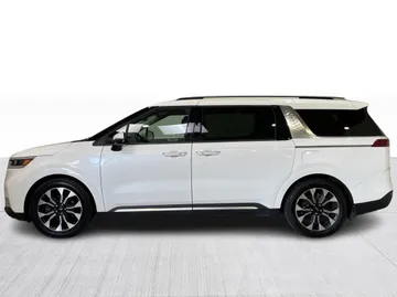 2022 Kia Carnival - image 9