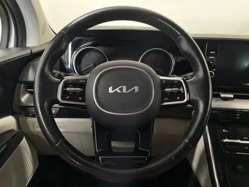 2022 Kia Carnival - image 24