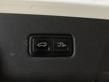 2022 Kia Carnival - image 32