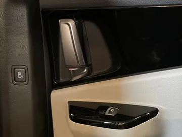 2023 Kia Carnival - image 32