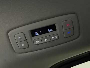 2023 Kia Carnival - image 31