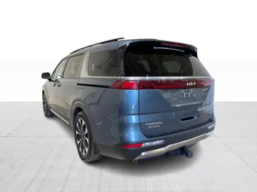 2023 Kia Carnival - image 11