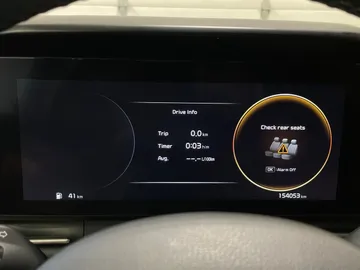 2023 Kia Carnival - image 33