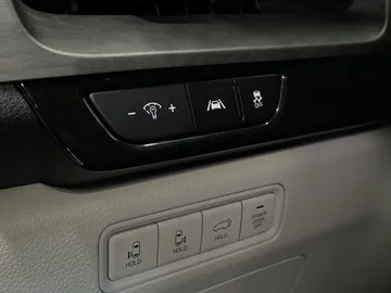 2023 Kia Carnival - image 29