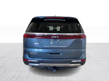 2023 Kia Carnival - image 12
