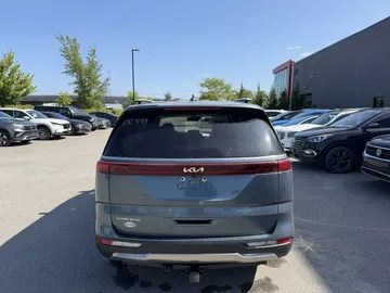 2023 Kia Carnival - image 6