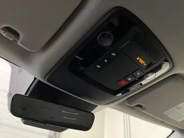 2023 Kia Carnival - image 17