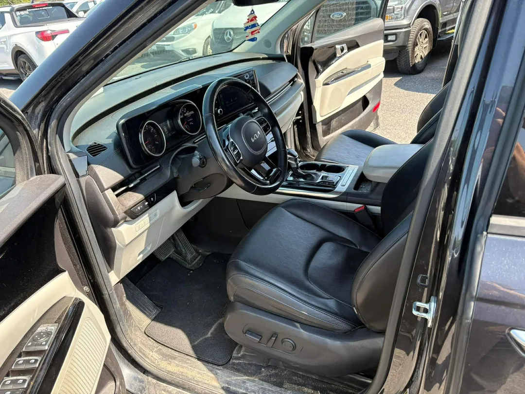 2023 Kia Carnival — photo 7