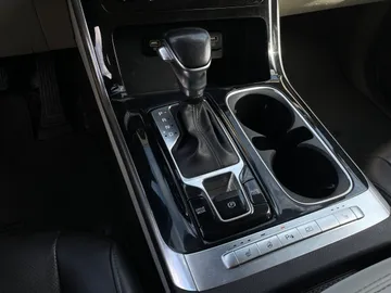 2023 Kia Carnival - image 27
