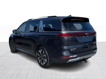 2023 Kia Carnival - image 11
