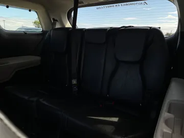 2023 Kia Carnival - image 26