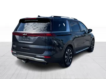 2023 Kia Carnival - image 14
