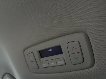 2023 Kia Carnival - image 29