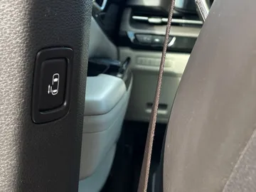 2023 Kia Carnival - image 31