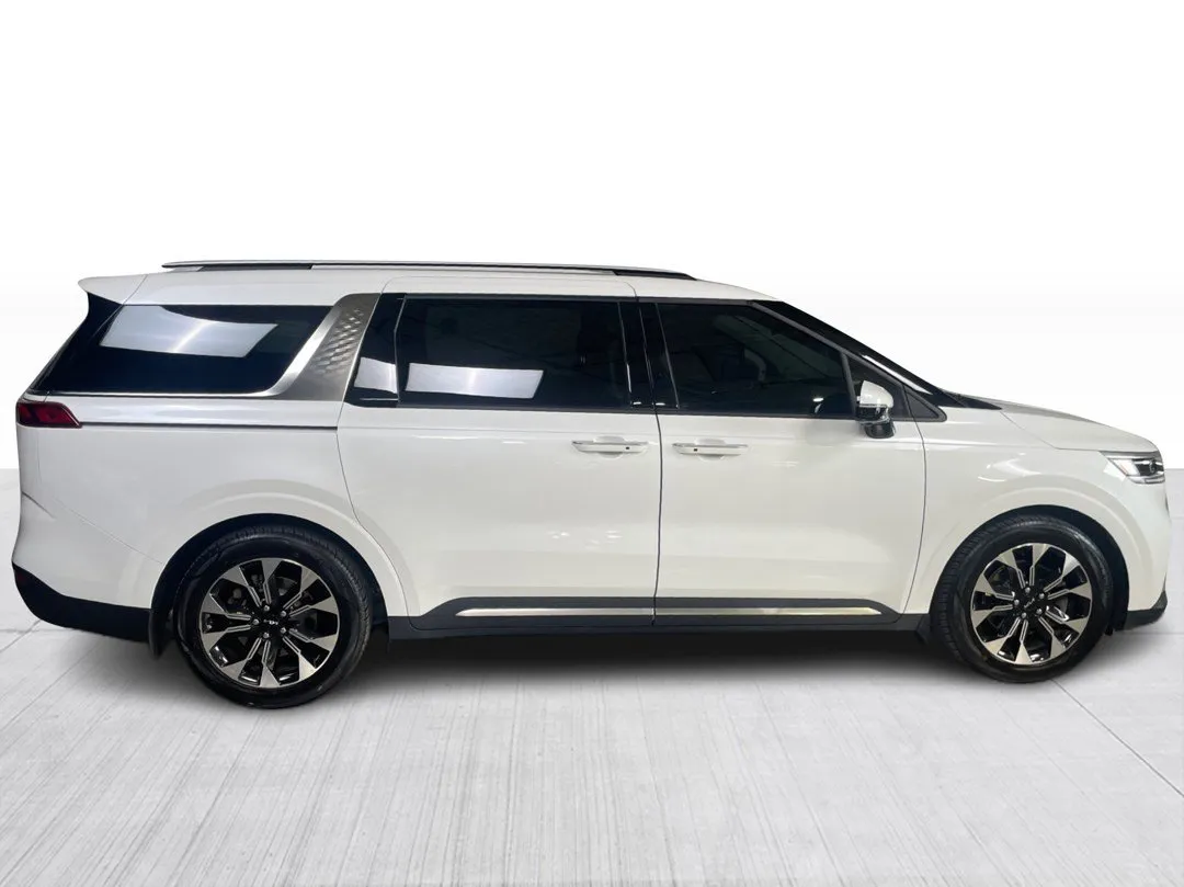 2024 Kia Carnival — photo 2