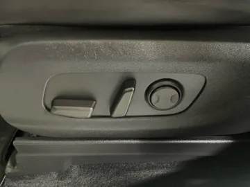 2024 Kia Carnival - image 19