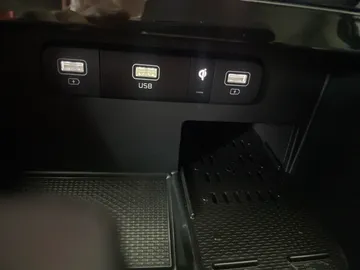 2024 Kia Carnival - image 31